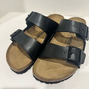 Birkenstock Arizona sandals in black Birko-Flor Women Size 10-10.5